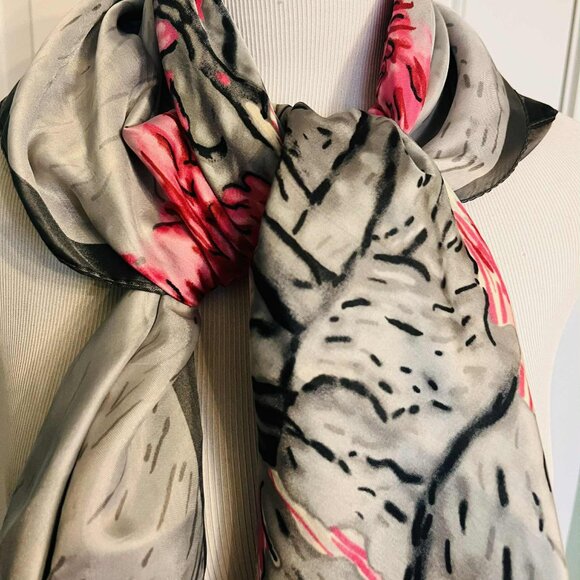 Vintage Faux Silk Scarf — Abstract Floral Art Design (1990s, Made in China) - Picture 4 of 9